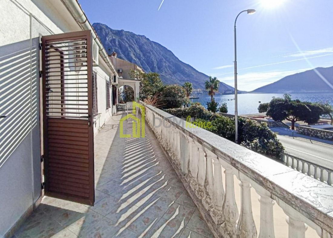 Dvosoban stan 80m2, Risan